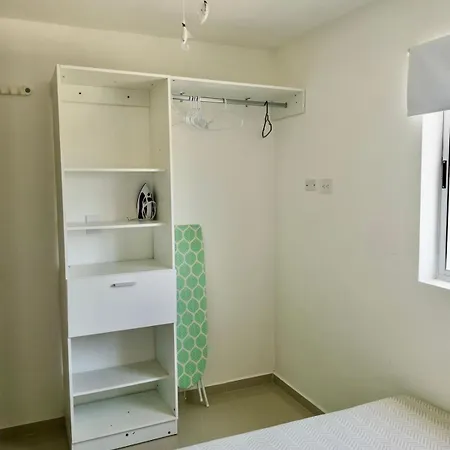Modern & Cozy Near The